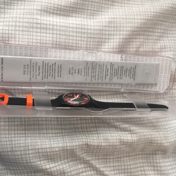 I am selling a very good Swatch Watch. - Picture 2 of 7